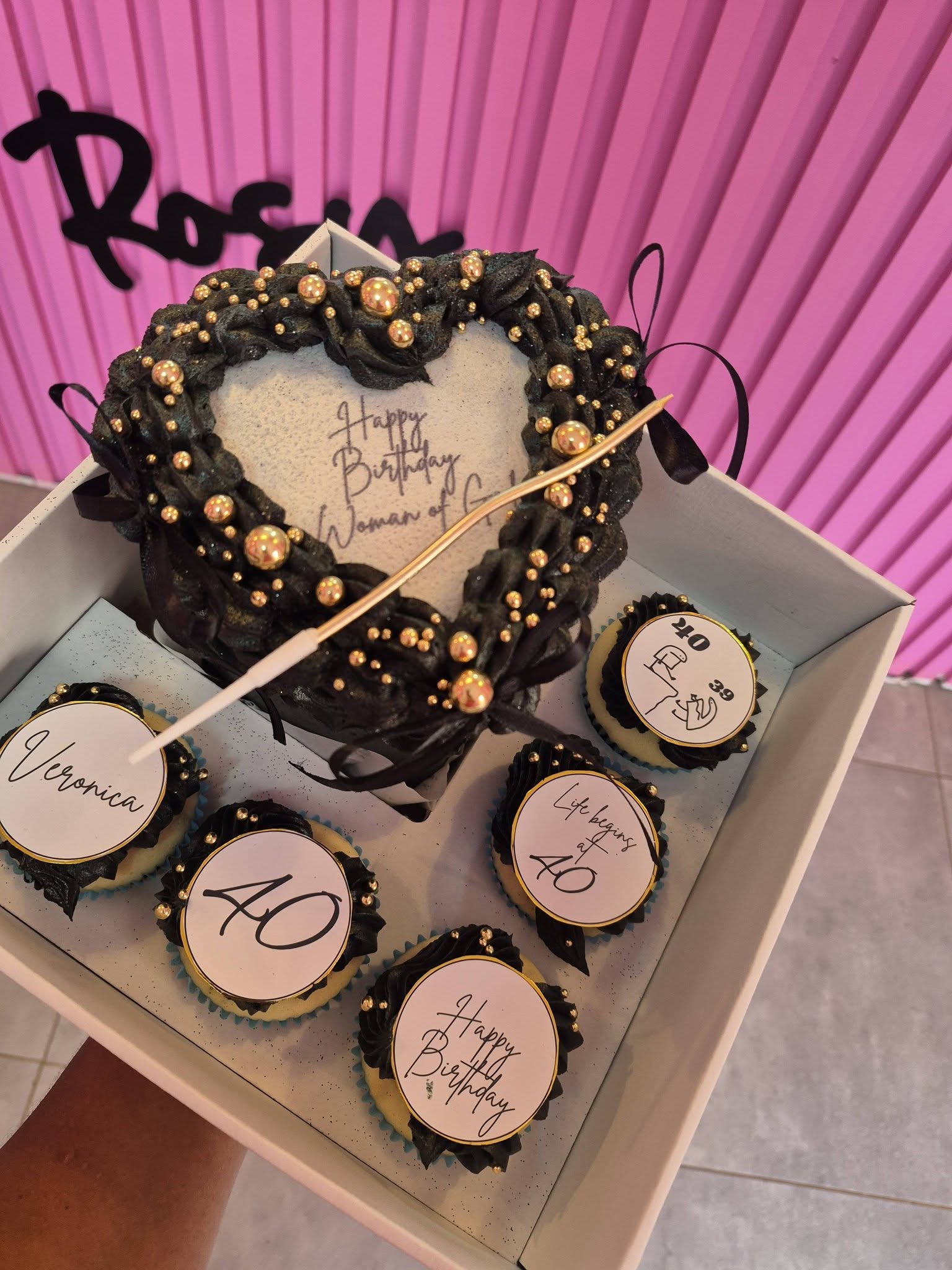 Heart-shaped 40th Cake by Rosy's Cakes and Events